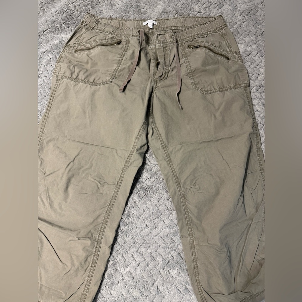 Gap Light Brown Capri Pants. New. Sz. 12
Hip To Hip 18
Top To Bottom 32